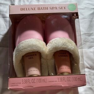 Luxury Pink Bath Spa Set with Shower Gel and Lotion